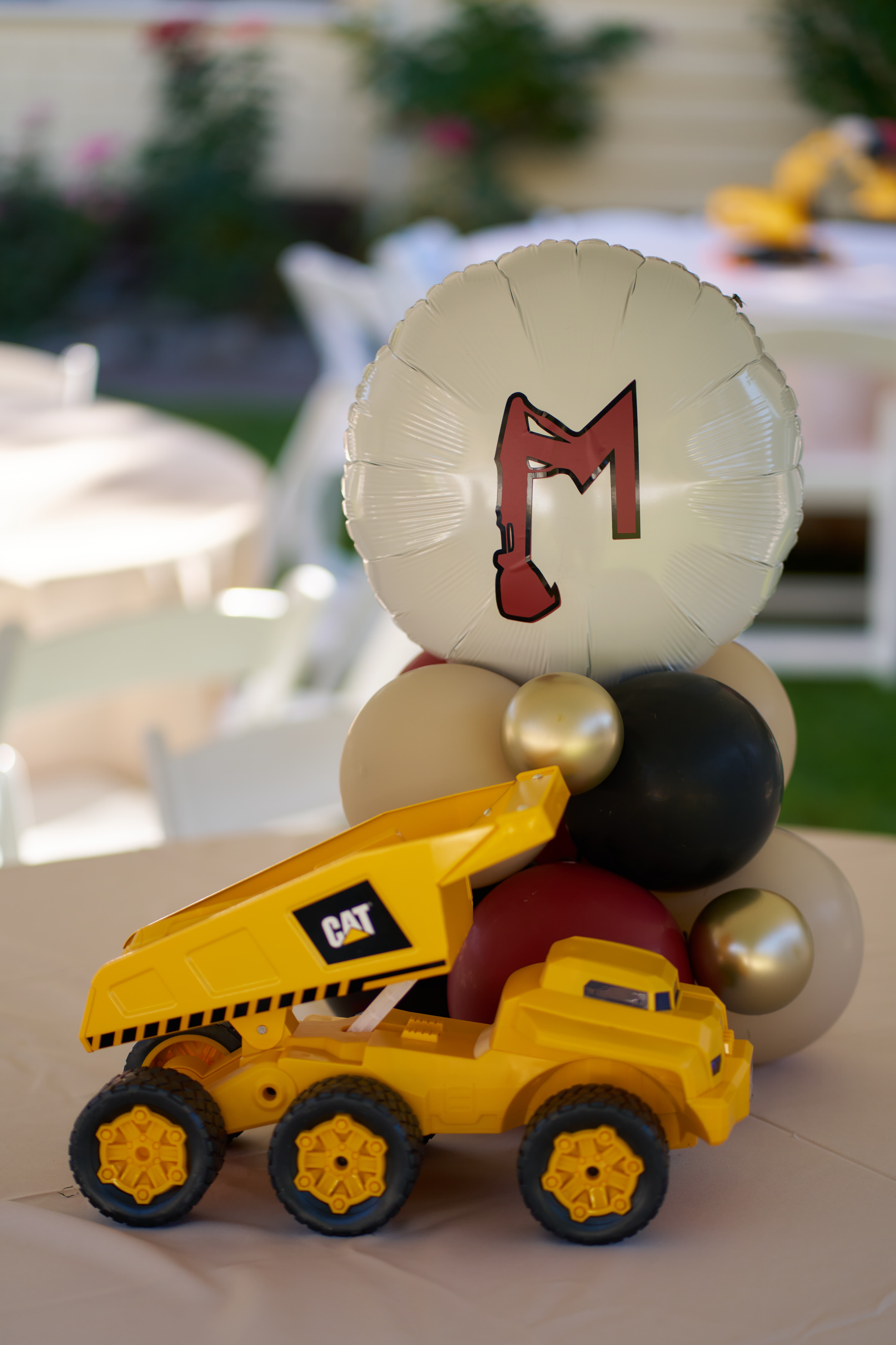 cat dump truck toy table decoration